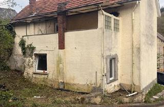 Haus kaufen in 56651 Niederzissen, Niederzissen - Renovierungsbedürftiges Haus zu verkaufen