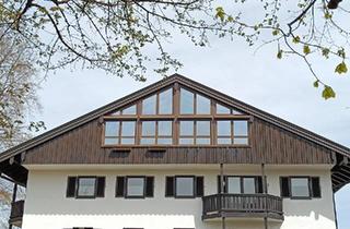 Wohnung kaufen in 82041 Oberhaching, Oberhaching - Außergewöhnliche Dachgeschoss-Wohnung im Münchner Süden