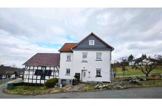 Einfamilienhaus kaufen in 59969 Hallenberg, Hallenberg - Einfamilienhaus mit großen Grundstück und angrenzender Scheune.