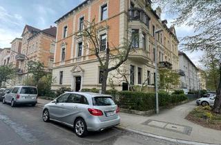 Wohnung kaufen in 38126 Braunschweig, Braunschweig - Altbau im Östlichern: 6-Zimmer-Wohnung mit Balkon & Badewanne