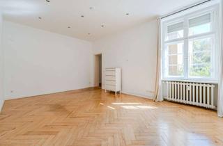 Wohnung kaufen in Salzbrunner Straße 40, 14193 Schmargendorf, Stilvolle Altbauwohnung mit 2 Bädern & Fischgrätparkett in Schmargendorf !