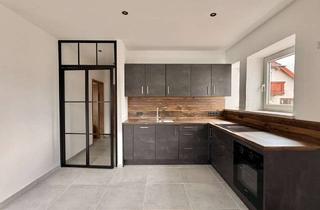 Wohnung kaufen in 83278 Traunstein, Helle & sanierte 2-Zimmer-Wohnung in zentrumsnaher Lage von Traunstein