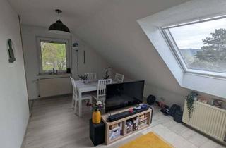 Wohnung mieten in Jahnstraße 35, 73430 Aalen, Helle 2-Zi.-DG-Wohnung mit EBK, Stellplatz & Garten in zentraler Lage Aalen