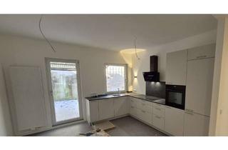 Wohnung mieten in Innere Laufer Gasse 15-17, 90480 Nürnberg, Komplett renovierte 2,5-Zimmer Wohnung in zentraler Lage mit Terrasse & Einbauküche