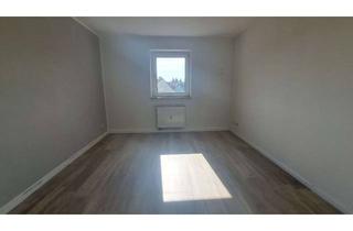 Wohnung mieten in Forststraße 18, 06712 Zeitz, Helle 2-Zimmer-Wohnung mit Balkon und Kaminofen in Zeitz-Forststraße