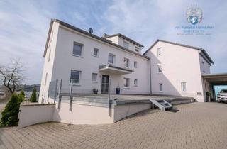 Wohnung mieten in 91086 Aurachtal, Großzügige 4-Zi.-Whg. mit EBK, Balkon, Carport und Pkw-Stellplatz sowie Kellerabteil