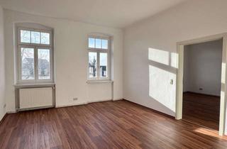 Wohnung mieten in 09599 Freiberg, Stilvolle Altbauwohnung: 3 Räume, viel Platz und Altstadtblick