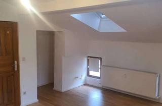 Wohnung mieten in 13597 Spandau, Charmante 2-Raum-Dachgeschosswohnung in der Spandauer Altstadt, renoviert und bezugsfertig