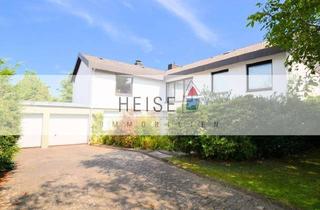 Haus kaufen in 37603 Holzminden, 1-Familienwohnhaus mit Einliegerwohnung und Doppelgarage in ruhiger bevorzugter Wohnlage