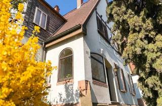 Villa kaufen in 68259 Feudenheim, FEUDENHEIM - eine freistehende Altbauvilla mit Charme & Flair wird frei