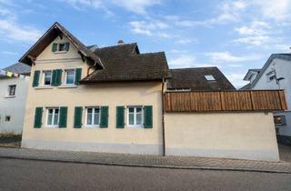 Einfamilienhaus kaufen in 79285 Ebringen, Modernes Einfamilienhaus in ehemaliger Scheune und separates Wohngebäude in Ebringen zum Verkauf