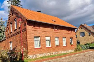Haus kaufen in 19249 Lübtheen, Charmantes 1-2 Familienhaus, in bester Innenstadtlage mit Landgarten!