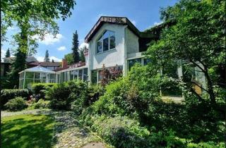 Villa kaufen in 90552 Röthenbach, Großzügige Villa am Waldrand mit angrenzendem Bauland