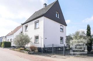 Einfamilienhaus kaufen in 40764 Langenfeld, Freistehendes Einfamilienhaus mit großer Einfahrt, Werkstatt und Garten in Langenfeld Berghausen!