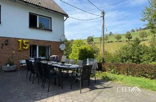 Doppelhaushälfte kaufen in 57319 Bad Berleburg, Liebevoll renovierte Doppelhaushälfte im Grünen | 106 m² | Garten | Keller