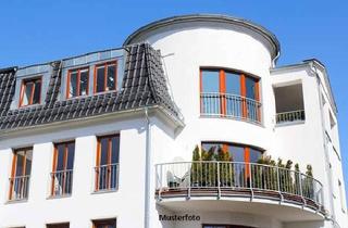 Mehrfamilienhaus kaufen in Heddernheimer Landstraße, 60439 Heddernheim, Freistehendes Mehrfamilienhaus mit Balkonen