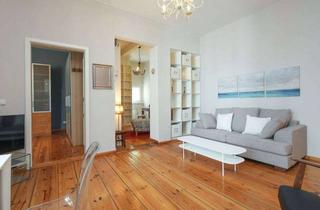 Immobilie mieten in Wilhelm-Stolze-Straße 20, 10249 Friedrichshain, Gemütliche, helle und ruhige 2 Zimmer Altbauwohnung mit Blick in den grünen Innenhof mitten in Fr...