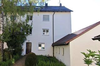 Wohnung kaufen in 70734 Fellbach, Sanierungsbedürftige 2-Zimmer-Dachgeschosswohnung in zentraler Lage von Fellbach