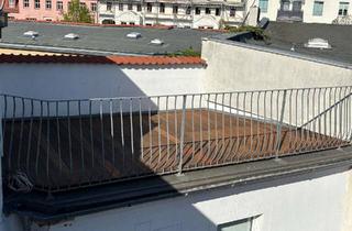 Wohnung mieten in Gerhart-Hauptmann-Str., 39108 Stadtfeld Ost, Schöne 3-Zimmer Wohnung m. Dachterrasse mit Dusche & Wanne + Küche
