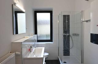 Wohnung mieten in Grupellostraße 16, 40210 Stadtmitte, WG-GEEIGNET: 2-Zimmer-Wohnung mit hohen Decken und neuem Tageslichtbad