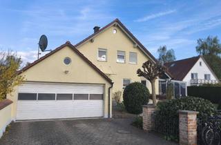 Wohnung mieten in Böttcherstraße 13, 89264 Weißenhorn, Geschmackvolle Dachgeschosswohnung mit dreieinhalb Zimmern sowie Balkon und EBK