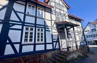 Haus mieten in Pfeiffergasse, 36251 Bad Hersfeld, Exklusives Fachwerkhaus mit überdachtem Balkon und Garage mit Wallbox im Herzen von Bad Hersfeld