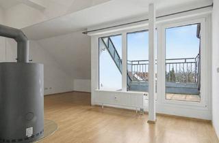 Wohnung kaufen in 90441 Nürnberg, Nürnberg - Wohnen über den Dächern - 1996 ausgebaute Dachgeschosswohnung mit Kamin, Loggia und Weitblick