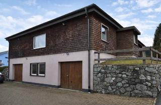 Haus kaufen in 79822 Titisee-Neustadt, Titisee-Neustadt - Großzügiges Bungalow mit ausgebautem Dachgeschoss und Garage