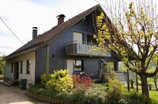 Haus kaufen in 35321 Laubach, Laubach - MFH mit unverbaubarem Blick im Grünen, Pelletheizung & PV-Anlage