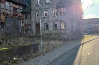 Haus kaufen in 36325 Feldatal, Feldatal - Sanierungsbedürftiges Haus mit großer Scheune