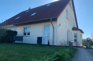 Doppelhaushälfte kaufen in 23974 Neuburg, Neuburg - Doppelhaushälfte Haus 4 Zi. in ruhiger Lage