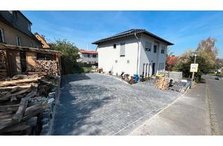 Villa kaufen in 97234 Reichenberg, Reichenberg - Einfamilienhaus Provisionsfrei KfW 40 Luxusbad Pool PV