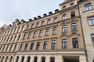 Wohnung kaufen in 09113 Schloßchemnitz, Eigentum mit mit Parkblick: 2 Zimmer, Balkon, Lift und PKW-Stellplatz