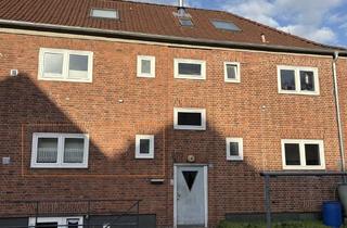 Wohnung kaufen in 24106 Wik, Rarität - schöne 2-Zimmer-Wohnung mit Balkon und Gartenanteil in Kiel-Wik