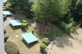 Wohnung kaufen in Stauffenbergstraße 18, 08209 Auerbach, sonnenverwöhnte 3-Raum-Wohnung mit Balkon und TG-Stellplatz