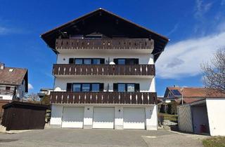 Wohnung kaufen in 94518 Spiegelau, Panoramablick & Top-Substanz: Sanierte Anlage mit Garage & Ausbaupotenzial