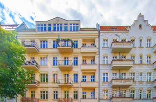 Wohnung kaufen in Simon-Dach-Strasse 10, 10245 Friedrichshain, Bezugsfreie DG-Whg mit Terrasse EBK Kamin u. Aufzug
