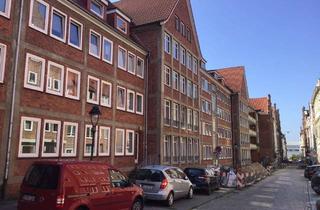 Wohnung mieten in Mengstr. 9-11, 23552 Innenstadt, Über den Dächern von Lübeck: renovierte 3 Zimmer-Dachgeschoss-Wohnung, sofort anmietbar!