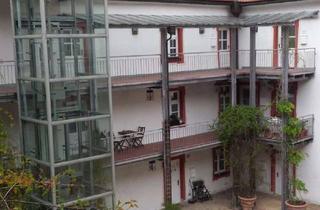 Wohnung mieten in 93083 Obertraubling, Herrliche 2-Zimmer-Wohnung im Wasserschloss Gebelkofen!