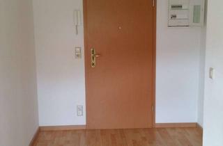 Wohnung mieten in Waldheimer Straße 76, 04720 Döbeln, 2-Raum-Dachgeschosswohnung mit Fahrstuhl und Einbauküche
