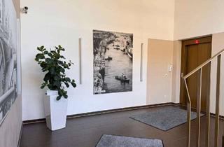 Penthouse mieten in Konsul-Smidt-Straße 92, 28217 Handelshäfen, Geräumige 2-Zi-Penthouse-Wohnung mit separater Küche, direkt an der Weser