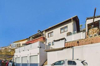 Einfamilienhaus kaufen in 72202 Nagold, Einfamilienhaus mit Einliegerwohnung + 3 Garagen, Panoramablick & Ausbaupotenzial im Dachgeschoss!
