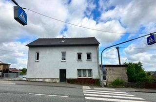 Haus kaufen in 57539 Roth, Renovierungsbedürftiges Zweifamilienhaus (teilweise saniert) mit Potenzial und Garage in Roth