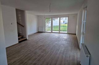Haus mieten in Härlestrasse 23, 78727 Oberndorf, Familienfreundliches RHH 3 ZKB – Dachstudio, Terrasse & barrierefrei