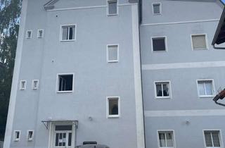 Wohnung kaufen in Kirchgasse, 04639 Gößnitz, Gepflegte 3 Raumwohnung mit großer Garage