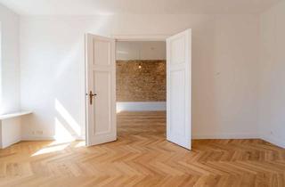 Wohnung kaufen in 10965 Kreuzberg, Lichtdurchflutete 5 Zimmer Altbauwohnung mit Balkon – großzügiges Wohnen in Kreuzberg