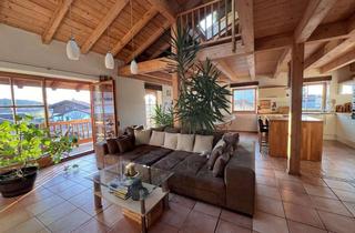 Wohnung kaufen in 83370 Seeon, Charmante Galeriewohnung mit Sichtdachstuhl & Südbalkon