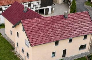Haus kaufen in 96167 Königsfeld, Großzügiges Zweifamilienhaus mit vielseitig nutzbarer Scheune, Nebengebäuden und Garten in Poxdorf