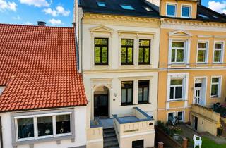 Villa kaufen in 26382 Innenstadt, Stilvolle Stadtvilla – sofort bezugsfertig & nachhaltig saniert