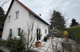 Einfamilienhaus kaufen in Karl-Liebknecht-Straße 13, 15366 Neuenhagen, Neuenhagen b Berlin - Einfamilienhaus mit 5 Zimmern und Garten.
